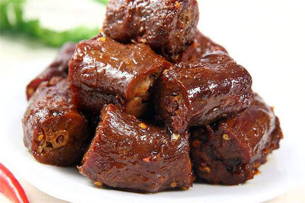 开绝味鸭脖店赚钱吗？绝味鸭脖美味吗？