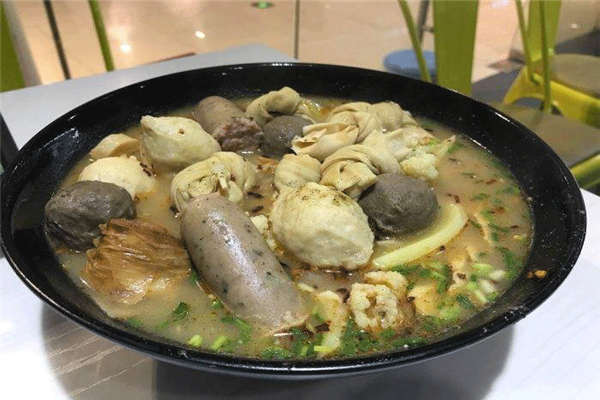 天香豆蔻麻辣烫这个代理品牌如何？看看王建的所说吧