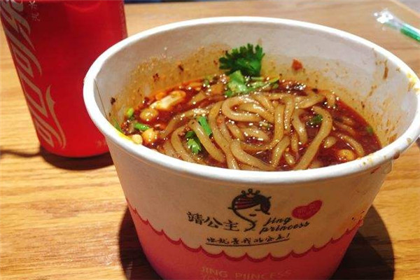 靖公主酸辣粉创业门店经营多少钱?代理靖公主酸辣粉要投资多少?
