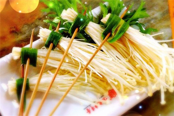代理袁记串串香赚不赚钱?经营一家袁记串串香如何?