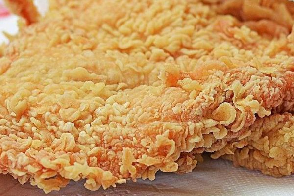 大脸鸡排和正新鸡排哪个出名？有什么不同之处呢？