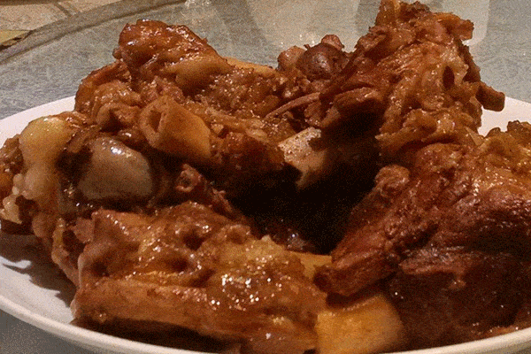 犟师傅酱骨米饭