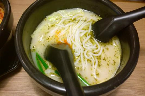 阿香米线是正规米线吗