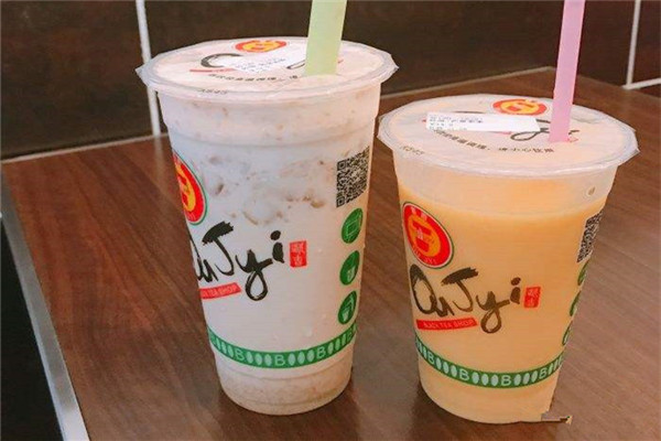 加盟欧吉奶茶店要多少钱