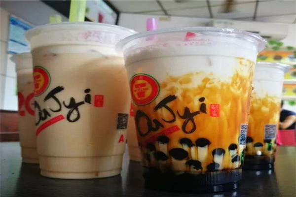 加盟欧吉奶茶店要多少钱