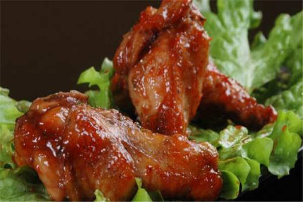 小县城开张成荣