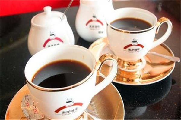 一般两岸咖啡店能挣多少钱