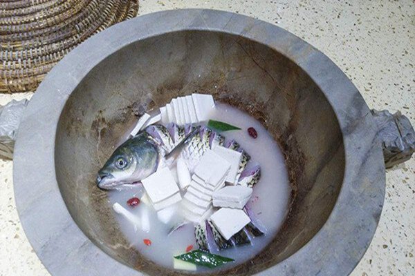 无渔伦比蒸汽石锅鱼火锅