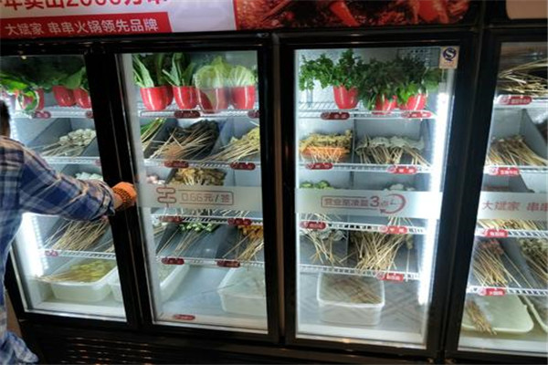 大斌家串串火锅的现状很火热