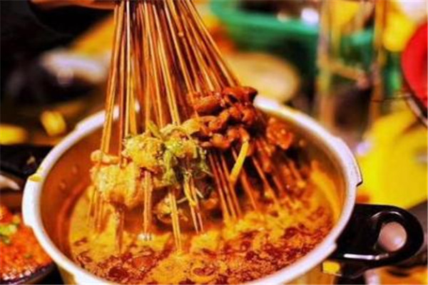 耍牛忙串串香被骗