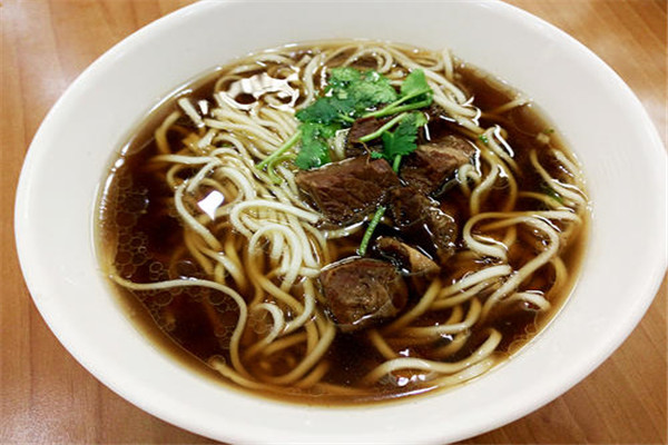 李先生牛肉面一年收入有多少