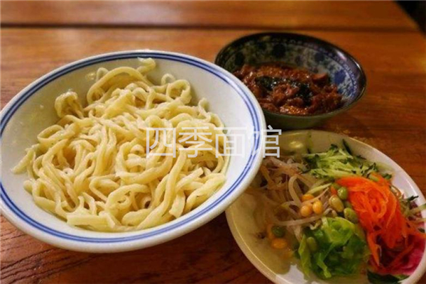 四季面馆是加盟店吗