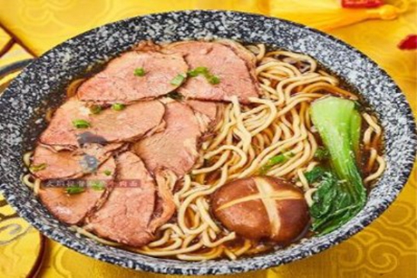 久焖提督牛肉面赚不赚钱