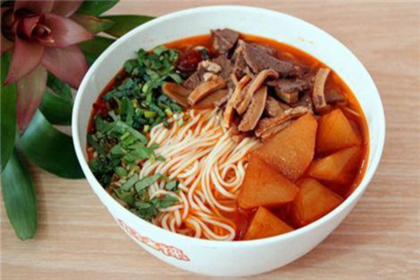 久焖提督牛肉面赚不赚钱