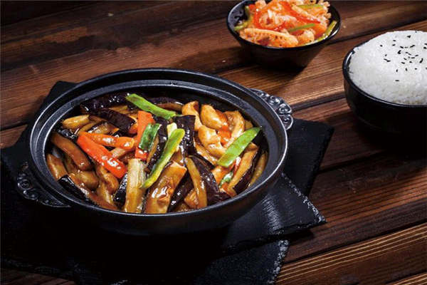 张记砂锅饭加盟靠谱吗