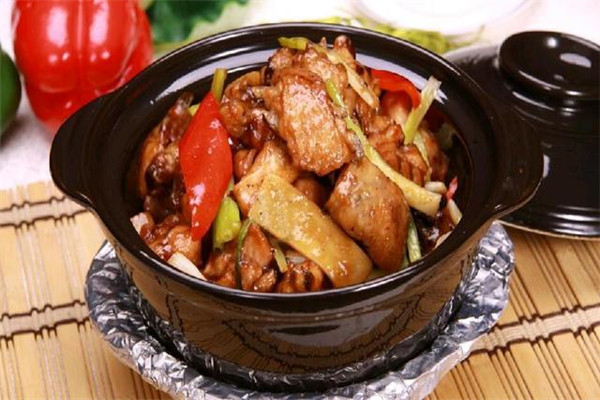三人众黄焖鸡米饭怎么样