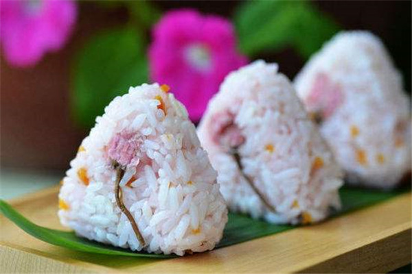 小猪啃饭团加盟费