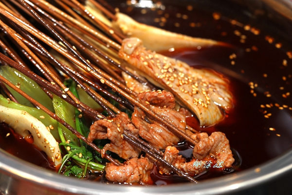 九街婆婆串串香加盟