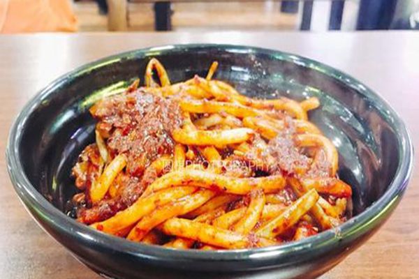 辣风芹炒米粉加盟店