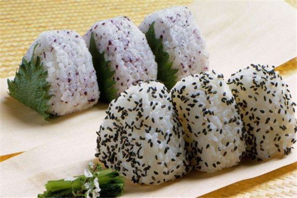 一捧饭团能挣钱吗