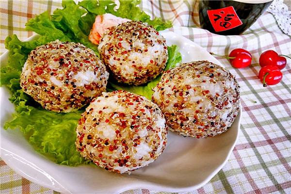 一捧饭团和初米匠