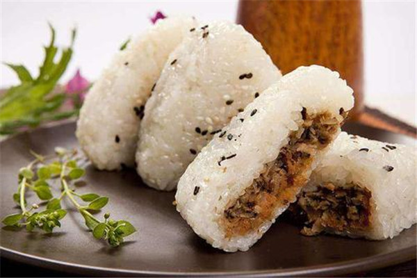 开个一捧饭团要多少钱