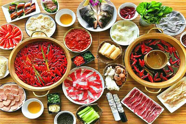 重庆锅巴饮年代火锅加盟费用多少