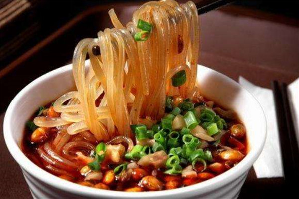 开一家牛牛站酸辣粉预算多少