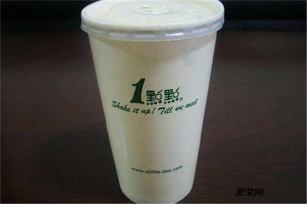 开一点点奶茶店一天赚多少