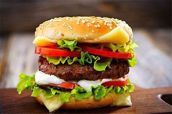 麦佳堡加盟店要多少钱