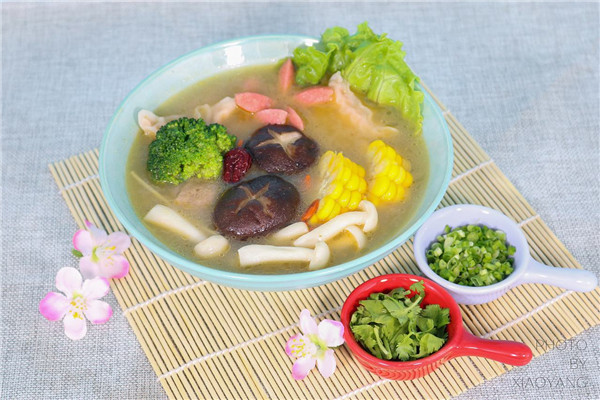 小猪憨尼麻辣烫总部