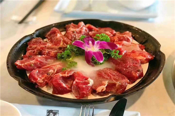 三不牛腩和腩潮鲜区别