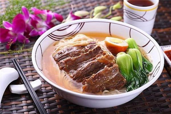 李先生加盟一年挣多少
