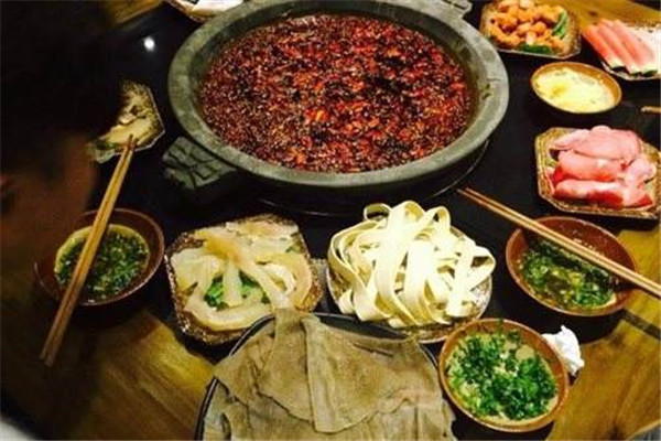 憨石匠火锅有多少家分店