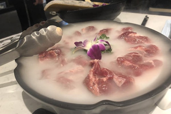 腩潮鲜火锅店总部在哪