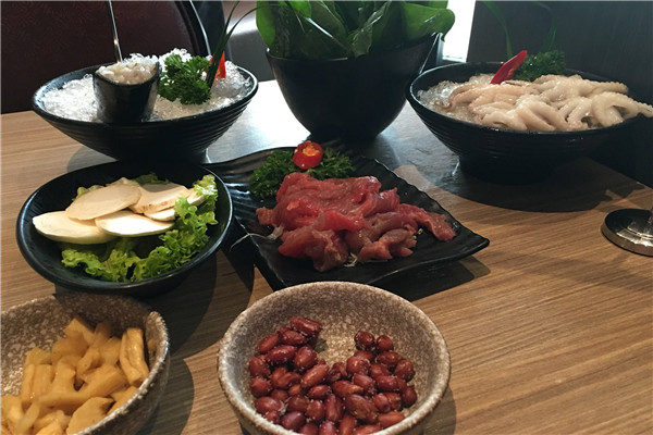 辉哥火锅和小辉哥火锅是一家吗