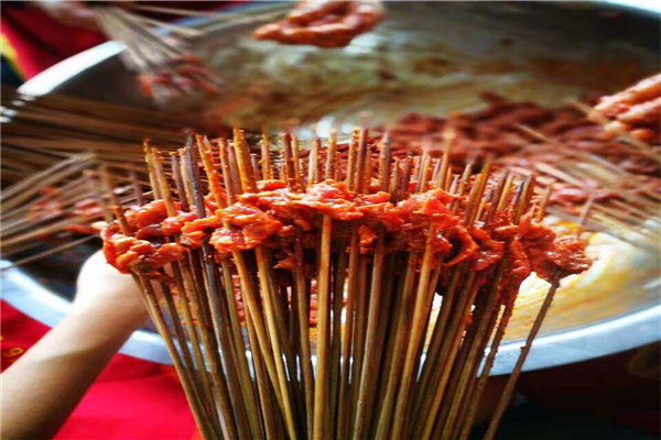 老马路串串香加盟费多少