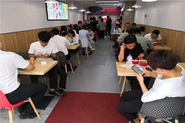 一般开个麻辣烫店需要多少钱