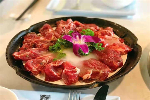 三不牛腩和腩潮鲜区别