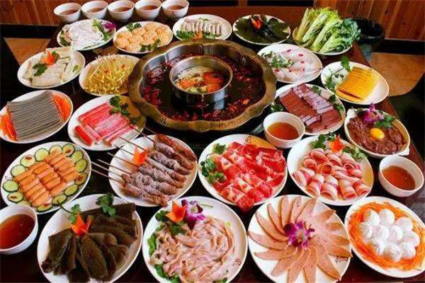 耍串牛肉串串香不要加盟费吗
