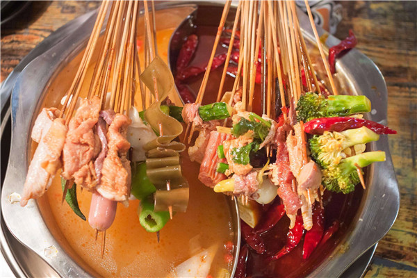 耍串牛肉串串香加盟多少钱