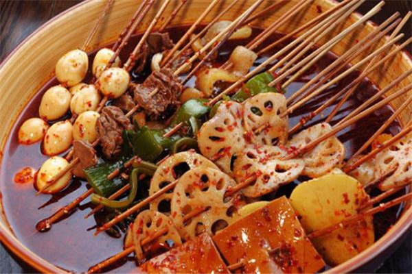 耍串牛肉串串香不要加盟费吗
