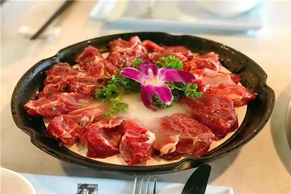 腩潮鲜牛腩火锅加盟靠谱吗
