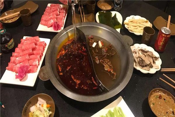如何加盟皇城老妈火锅店