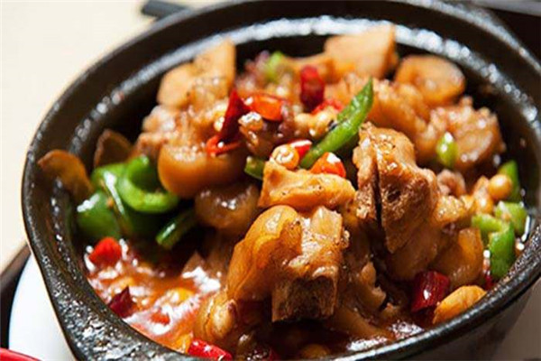 魏小宝黄焖鸡米饭加盟