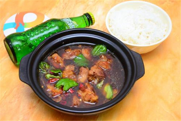 膳当家黄焖鸡米饭值得加盟吗