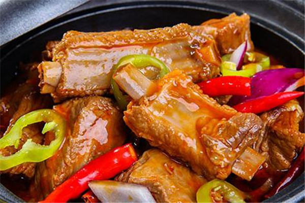 锅先森卤肉饭利润
