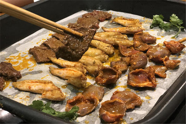 尚品宫纸上烧烤生意好不好