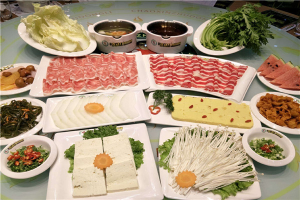 煮动力火锅店
