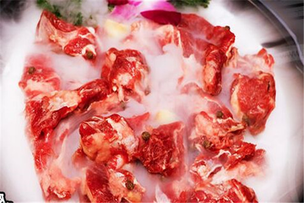 三不牛腩火锅